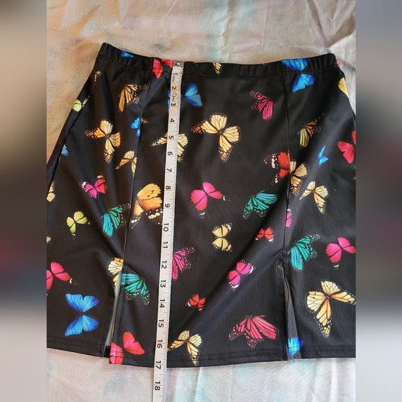 Shein mini skirt - Picture 2 of 4